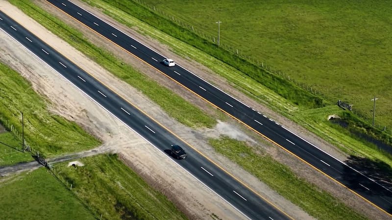 La repavimentación total de la autopista "Ruta Provincial 63"
