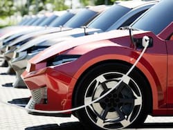 Autos eléctricos: cuánto cuestan los dos compactos urbanos que arrasan en el mercado argentino