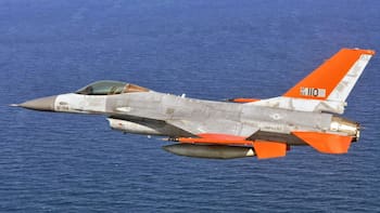 Estados Unidos acelera la revolución aérea: ya prueba aviones militares sin piloto y con inteligencia artificial