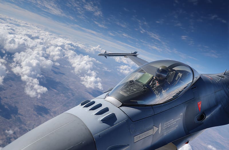 El ejército de Perú anunció la compra de nuevos aviones caza.