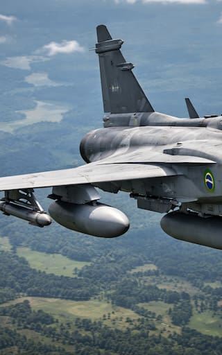 Un país quiere volver a ser potencia y construye el avión de guerra más temible de Latinoamérica: controlará todas las rutas aéreas