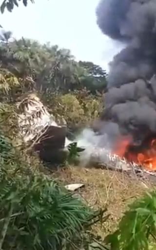 Tragedia en el Ejército colombiano | Se estrelló un avión Hércules con más de 100 soldados a bordo: hay sobrevivientes
