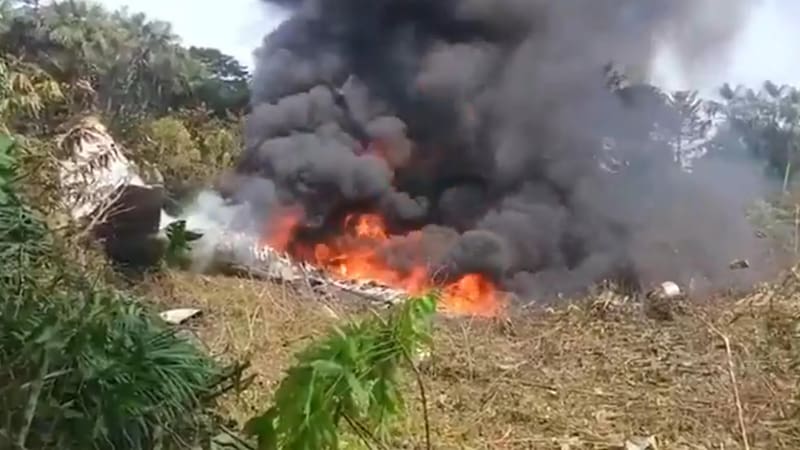 Captura de video tomada de rastreo de redes que muestra el accidente de un avión este lunes, en Putumayo (Nariño).
