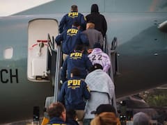 Inmigrantes expulsados | El primer avión con colombianos, ecuatorianos y bolivianos llega esta noche a Bogotá