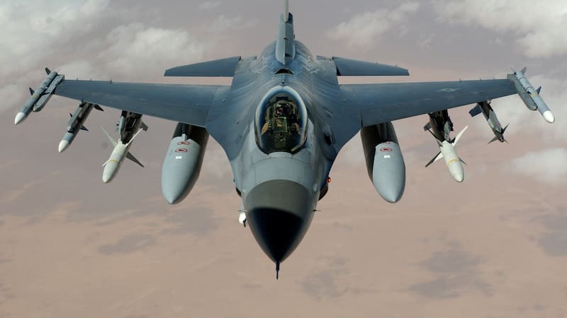 Flota de aviones militares