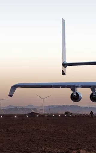 Despega el avión más grande del mundo: tendrá 108 metros de largo, cuatro motores y se podrá usar en tan solo tres continentes