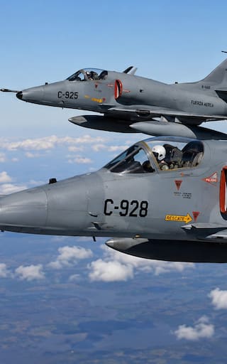 La Fuerza Aérea retira los aviones de combate en funciones más viejos del mundo: sus reemplazos todavía no vuelan