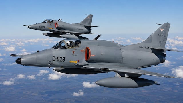 La Fuerza Aérea retira los aviones de combate en funciones más viejos del mundo: sus reemplazos todavía no vuelan