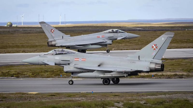Aviones Eurofighter desplegados en Malvinas por la Real Fuerza Aérea Británica.