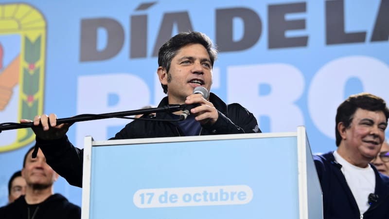 El gobernador bonaerense, Axel Kicillof, encabezó un masivo acto por el Día de la Lealtad.