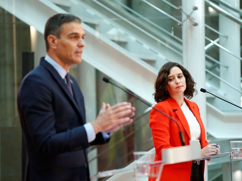 ¿Por qué Ayuso vinculó la crisis migratoria con las políticas del Gobierno? Fuente: EFE<