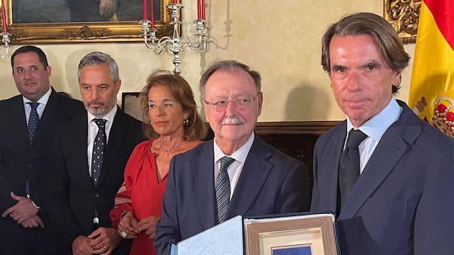 Aznar reclama firmeza desde Ceuta y un cambio de rumbo en el Gobierno: “La soberanía nacional no tiene vacaciones”