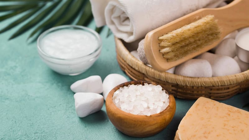 They recommend using this method once a week to keep your hair clean and healthy. Photo: Freebeck.