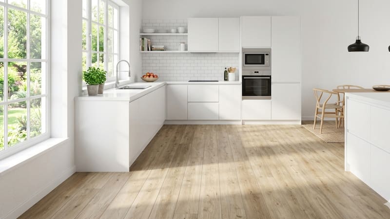 Murieron los azulejos de la cocina tradicional: esta nueva tendencia soporta la humedad, es fácil de limpiar y no necesita mano de obra para su instalación