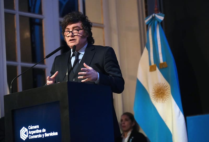 "Bajamos impuestos en tres (puntos del PBI), con lo cual les devolvemos a los argentinos u$s 100 mil millones", aseguró Milei ante empresarios en el Council of the Americas