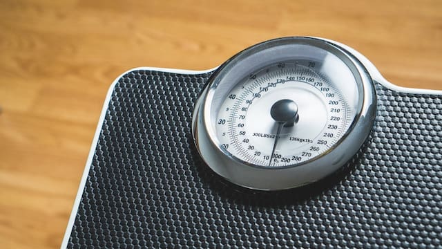 Adiós a la balanza | Esta es la manera correcta de saber cuál es el peso ideal que tienen que tener todas estas personas