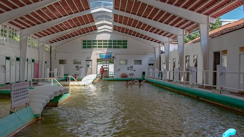 Las aguas termales de Ixtapan alcanzan hasta los 38.5°C, brindando una experiencia de relajación total a solo dos horas de la CDMX.