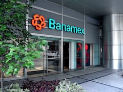Banamex mantiene dólar en 17.60 pesos, pero lo condiciona a la Fed