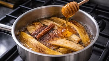 Calentar cáscara de banana, miel y canela: por qué lo recomiendan y para qué funciona
