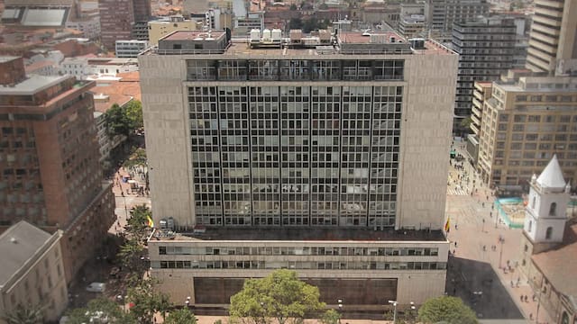 Suben las tasas de interés en Colombia: el Banco de la República tomó una nueva decisión y las llevó al 12,25%
