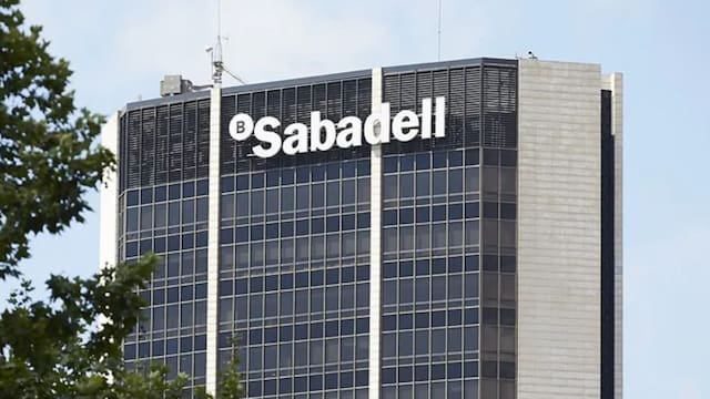 Banco Sabadell reorganiza su estructura con la IA como eje de transformación