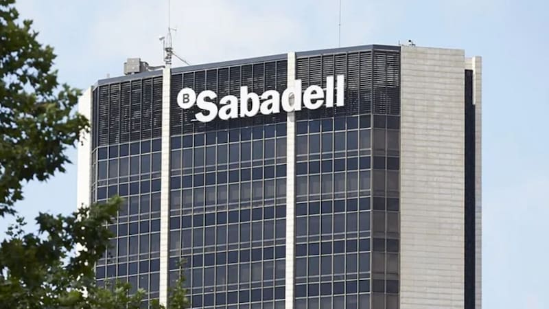 Banco Sabadell reorganiza su estructura con la IA como eje de transformación