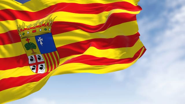 Elecciones en Aragón: a dos semanas de los comicios, Pilar Alegría y Jorge Azcón siguen en busca de votos