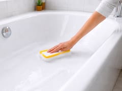 Mantener la bañera como nueva y sin manchas amarillas: cómo recomiendan limpiarla y con qué truco