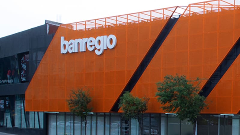Sucursal de Banregio.