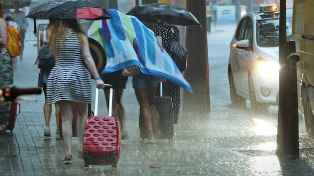 Vuelven las lluvias, los vientos y el granizo antes del fin de semana: muros de agua, ráfagas de 80kmh y alerta amarilla
