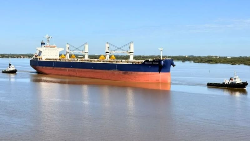El barco Equinox Eagle marcó el regreso de las rutas marítimas internacionales al sur de Brasil luego de las inundaciones de 2024.