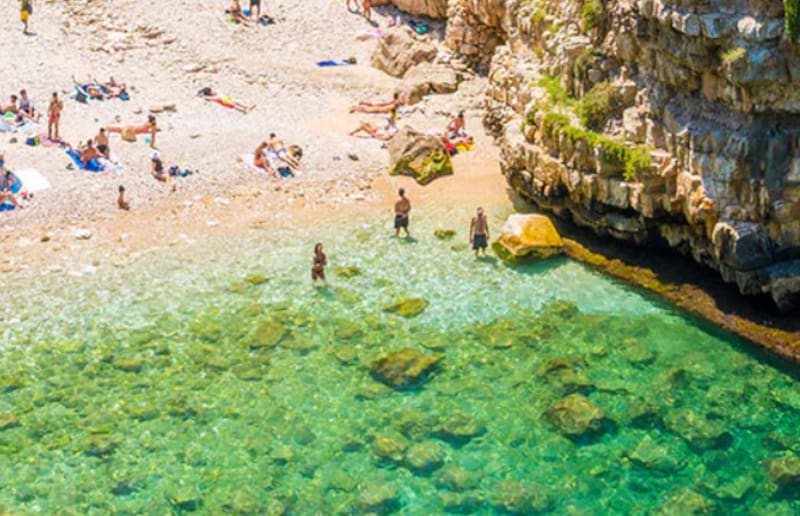 El Corte Inglés anuncia ofertas para viajar a Italia: el paquete incluye vuelos para visitar la Puglia y la Costa Amalfitana.