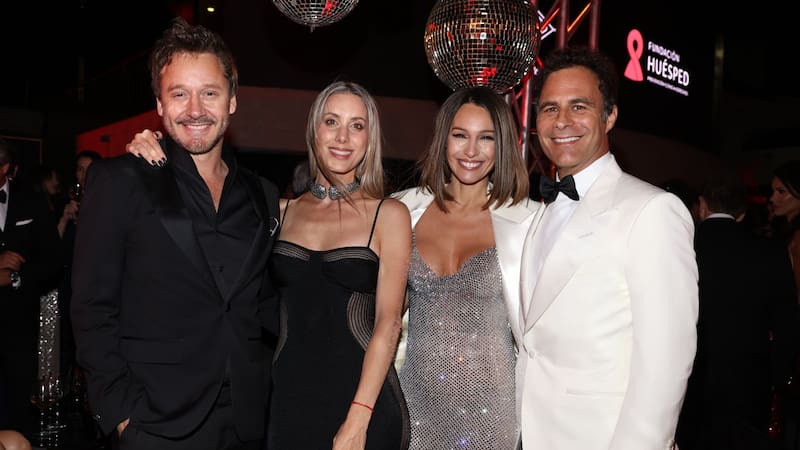 Benjamín Vicuña, Anita Espasandin, Pampita y Martín Pepa en el Prix Baron B Édition Solidarité
