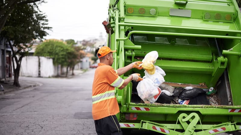 teléfonos en la basura