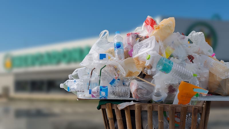 España refuerza su legislación para controlar cómo empresas y comercios gestionan los excedentes y evitar que productos aptos terminen fuera del circuito de consumo.