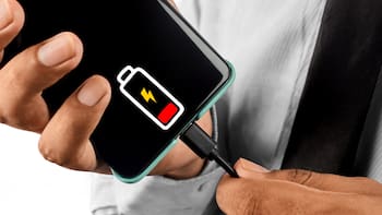 Ni hasta el final ni una vez al día: esta es la forma correcta de cargar el celular para cuidar la vida útil de la batería