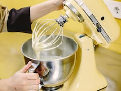 Se despiden las batidoras tradicionales: Lidl presenta un nuevo electrodoméstico que mezcla, bate y amasa por menos de 12 euros