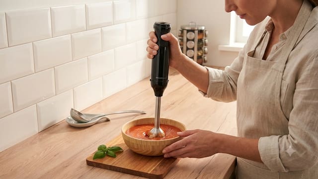Adiós a las batidoras tradicionales | Este nuevo electrodoméstico de Lidl es multifunción: tritura y pica los alimentos en pocos minutos