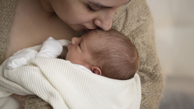 Información oficial | Por decisión del Gobierno, la madre será la única que pueda elegir el apellido de los hijos al nacer y el padre tendrá que aceptarlo
