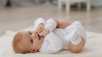 Ya es oficial | Por la Ley 2129 de 2021, las madres podrán exigir que sus hijos lleven primero su apellido desde el nacimiento