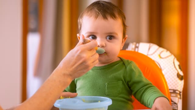 Confirmado por la FDA | Se está retirando la comida para bebés más popular de Estados Unidos por contener una sustancia tóxica: hay “riesgo de daño nervioso”