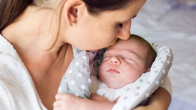 Es oficial | Por orden del Gobierno, el Registro Civil anotará a los hijos únicamente con el apellido de la madre si sus padres no están casados