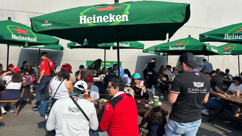 La empresa habilitó una serie de Beer Gardens como zonas de convivencia dentro del Autódromo Hermanos Rodríguez.