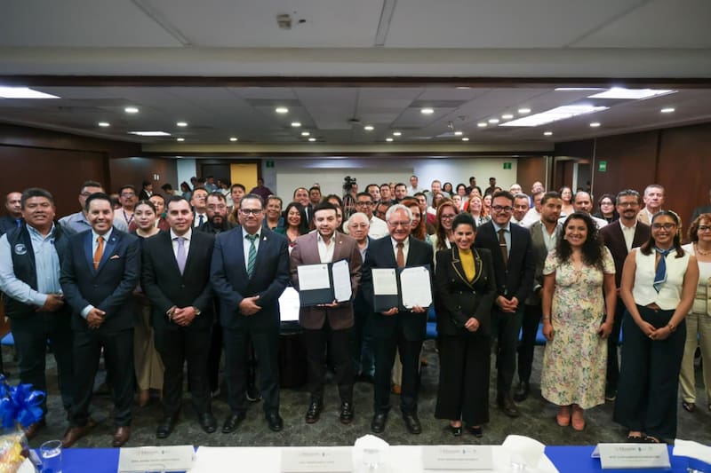 México necesita que ningún joven se quede en el camino, que encuentre puertas abiertas para transformarse y transformar a su comunidad: titular del Conalep, Rodrigo Rojas.