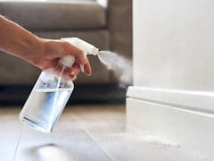 Por qué rociar con bicarbonato los zócalos de la casa y para qué sirve