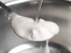 El método casero del bicarbonato de sodio para eliminar el olor a pies de los zapatos: quita todas las bacterias y los deja como nuevos