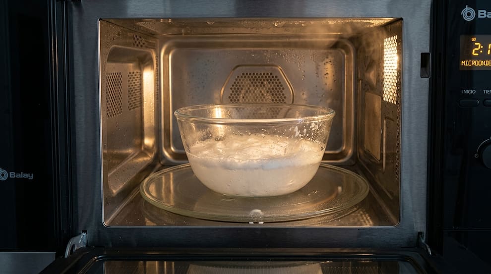 Chemical Mixing Containers Baking soda and hot water: how to remove stuck-on grease from your ...