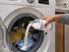 Para qué sirve poner bicarbonato de sodio en la lavadora y cuándo conviene hacerlo