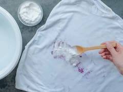 Bicarbonato para ropa blanca: así puedes usarlo para quitar manchas y recuperar el brillo de las prendas
