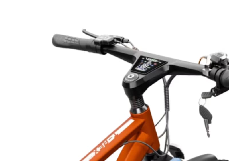 Largas filas en Decathlon por su nueva bicicleta eléctrica de montaña: cuenta con una pantalla inteligente y autonomía de hasta 70 km.